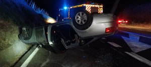 Un vehículo vuelca en la N-634 a su paso por Cabezón de la Sal sin causar heridos