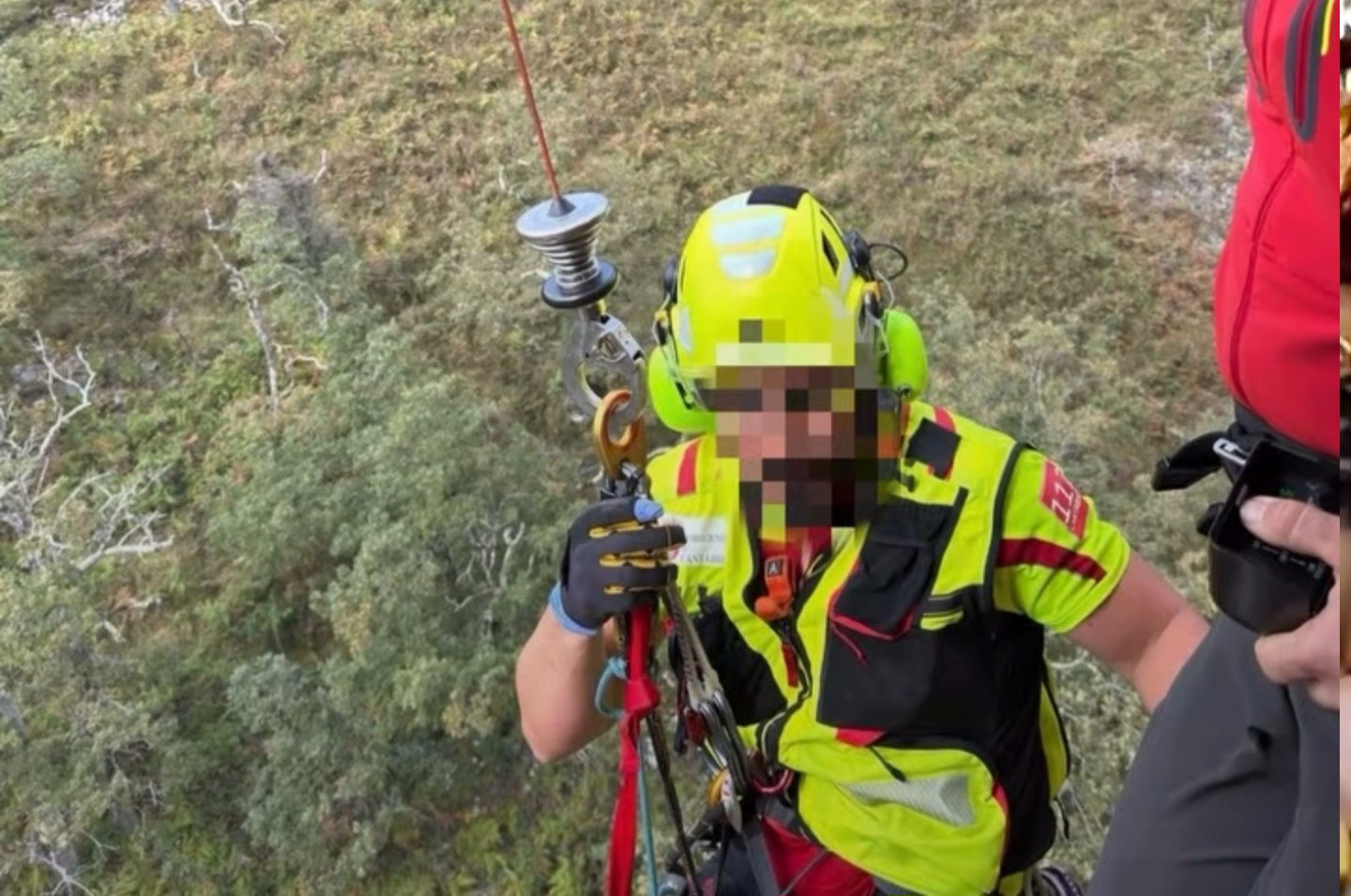 Rescatado en helicóptero un ganadero de 49 años tras sufrir una caída en Cosío
