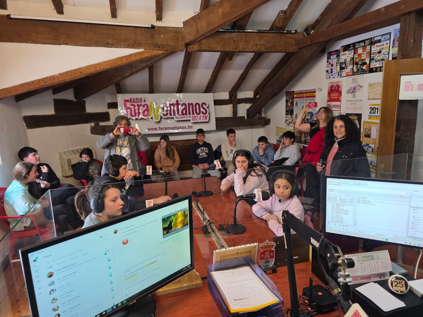Alumnos de 1°, del taller de radio, del IES Foramontanos